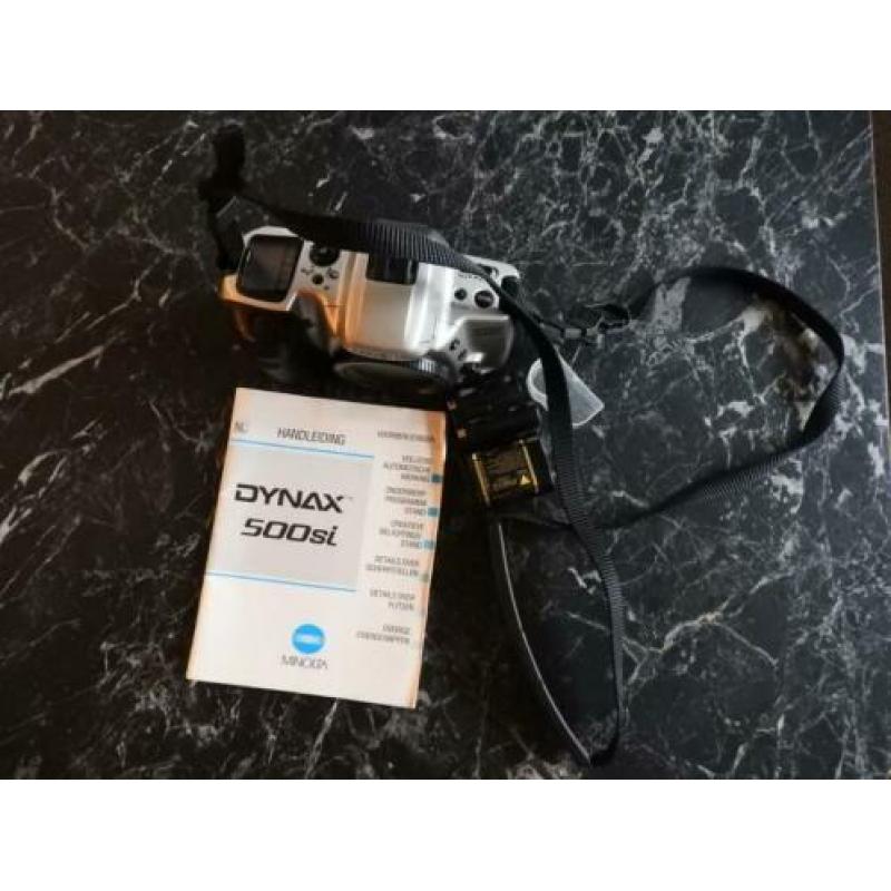 Minolta camera Dynax 500 si (nog met een rolletje)