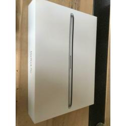 MacBook Pro 15" Retina i7 inclusief accessoires en doos