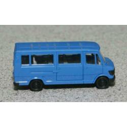 Mercedes 207D personenbusje. Merk: Praliné