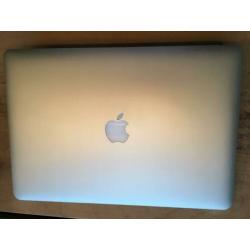 MacBook Pro 15" Retina i7 inclusief accessoires en doos