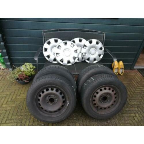 Michelin winterbanden 195 / 60 / R15/ rain tyre op velg