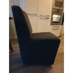 6 eetkamerstoelen donker grijs op wieltjes