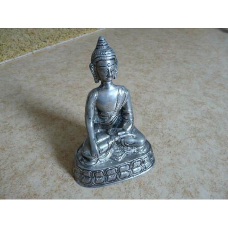 verzilverde Boeddha uit Nepal