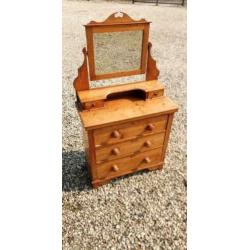 562 a, antiek grenenhouten ladekastje/commode te koop