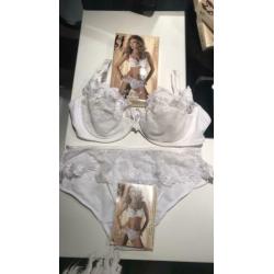 Roza lingerieset model Kiara beugelbh 75D en slip 38 nieuw