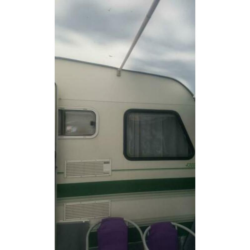DELTA Caravan (volkswagen vivaro hobby vakantie snoep)