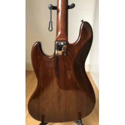 Fender Limited Edition '62 Jazz Bass (Walnut)