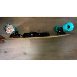 Eclectisch skateboard nikkel-x