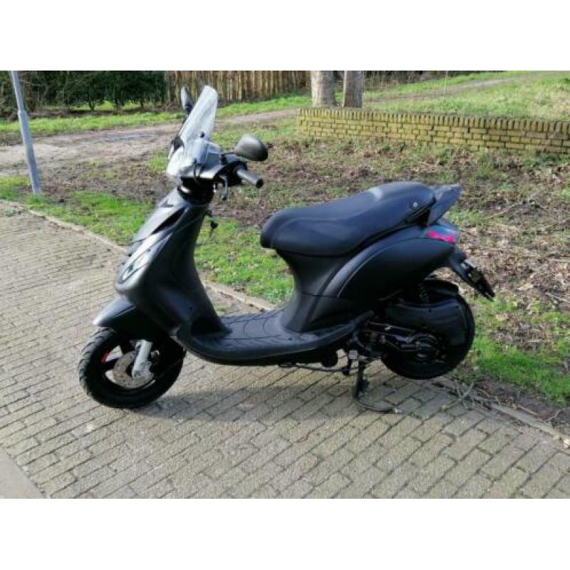 Piaggio zip, sp kappen, led verlichting en windscherm
