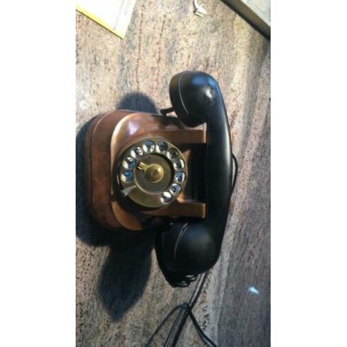 Antieke koperen telefoon