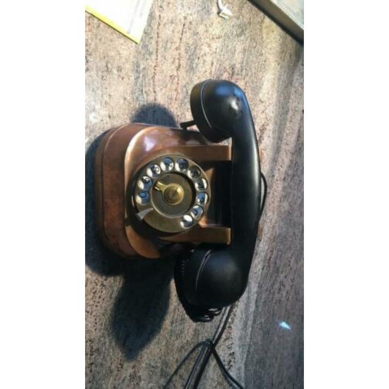 Antieke koperen telefoon