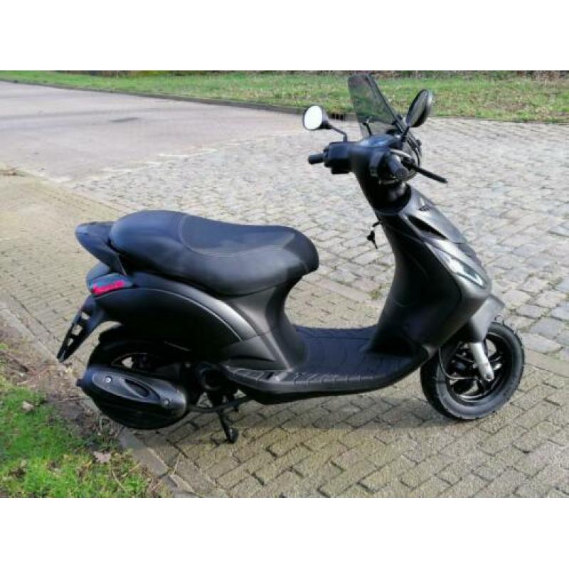 Piaggio zip, sp kappen, led verlichting en windscherm