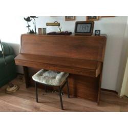 Rippen Piano in uitstekende staat.