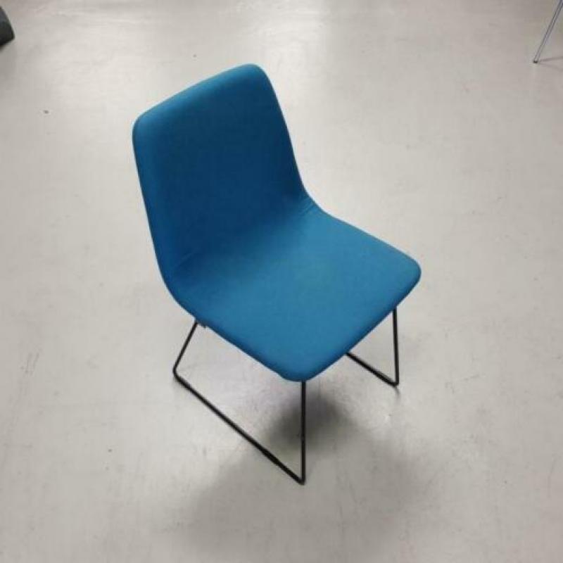 69 x kantinestoelen, kantoorstoelen, vergaderstoelen. 12
