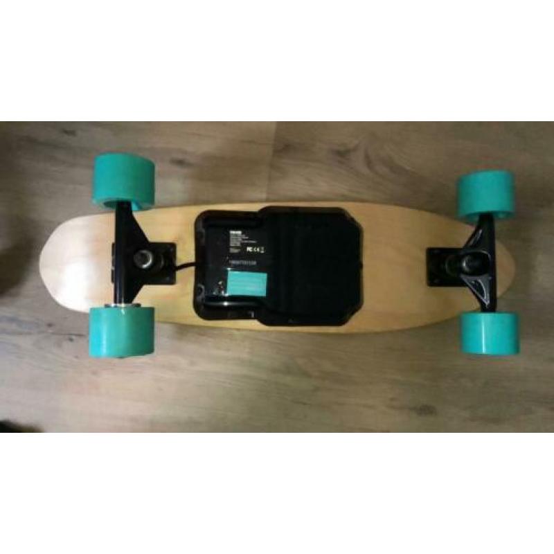 Eclectisch skateboard nikkel-x