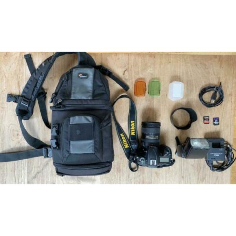 Nikon D7000 Spiegelreflex + Speedlight SB-700