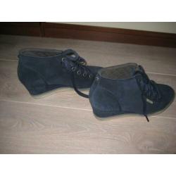 'Nieuw esprit donkerblauwe suede sleehak gymp mt 41