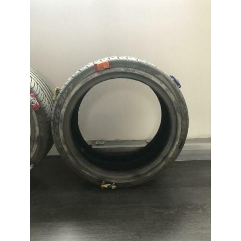 Stoere autobanden met hot wheels auto’s
