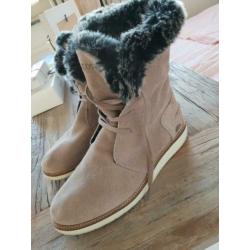 Lacoste boots maat 38 beige