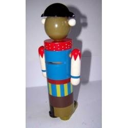 Mooie houten spaarpot Piraat. H. 25cm. Izgs.