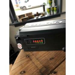 Giant batterijen met ladder