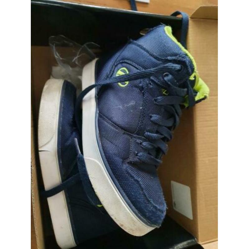 Heely's heely schoenen met wieltje mt 35.