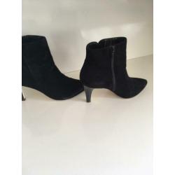 ZGAN: Kiomi suede zwarte laarsjes mt 38
