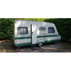 DELTA Caravan (volkswagen vivaro hobby vakantie snoep)
