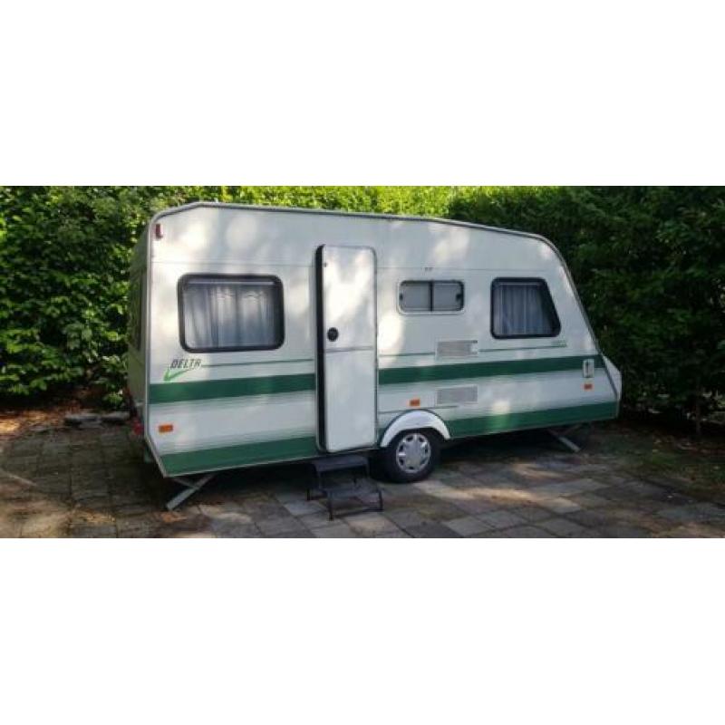 DELTA Caravan (volkswagen vivaro hobby vakantie snoep)