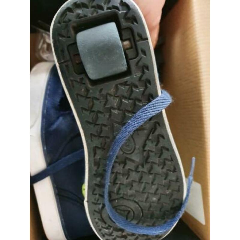Heely's heely schoenen met wieltje mt 35.