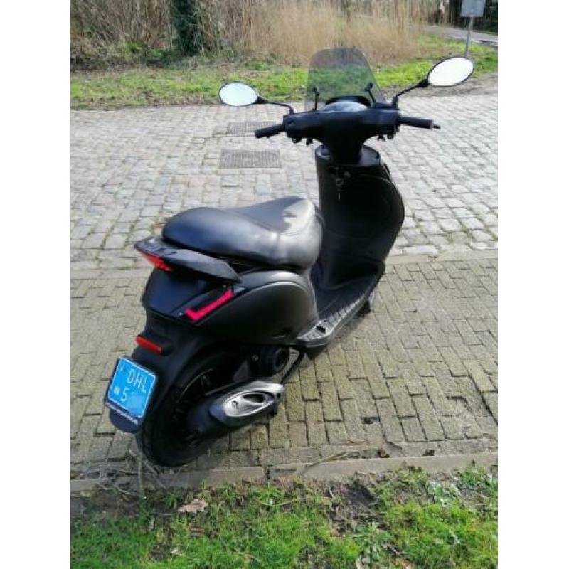 Piaggio zip, sp kappen, led verlichting en windscherm