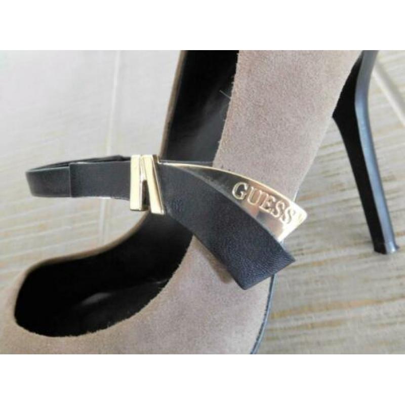 Beige Guess pumps aangeboden
