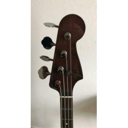 Fender Limited Edition '62 Jazz Bass (Walnut)