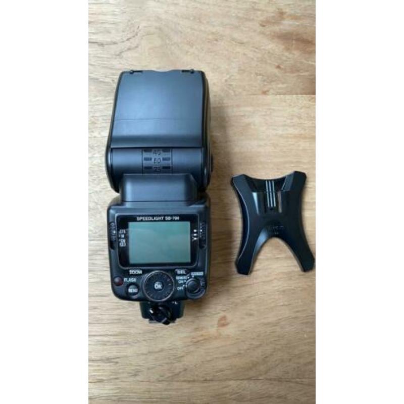Nikon D7000 Spiegelreflex + Speedlight SB-700