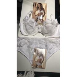 Roza lingerieset model Kiara beugelbh 75D en slip 38 nieuw