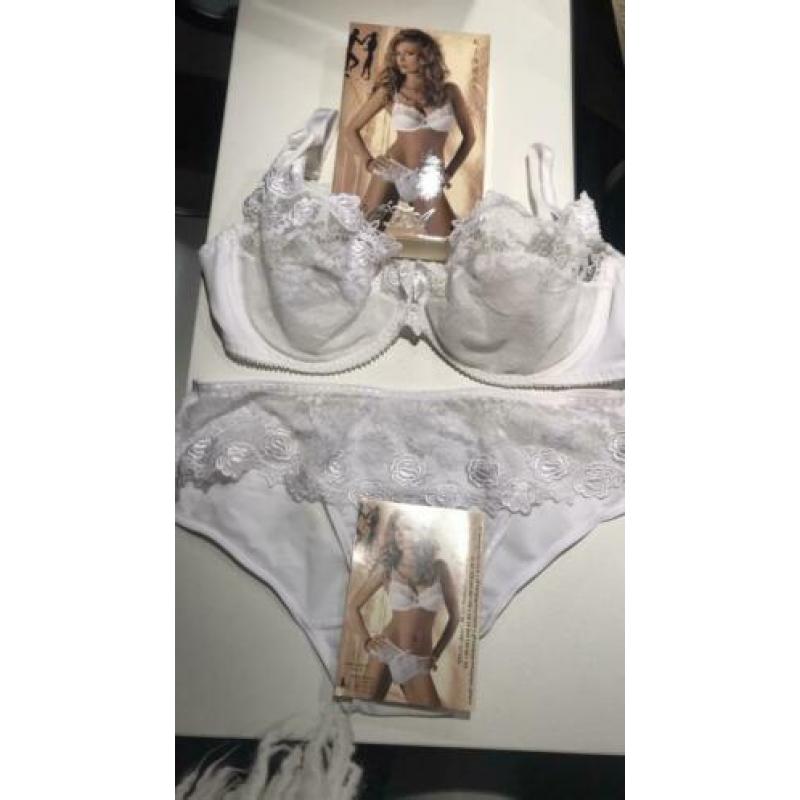 Roza lingerieset model Kiara beugelbh 75D en slip 38 nieuw