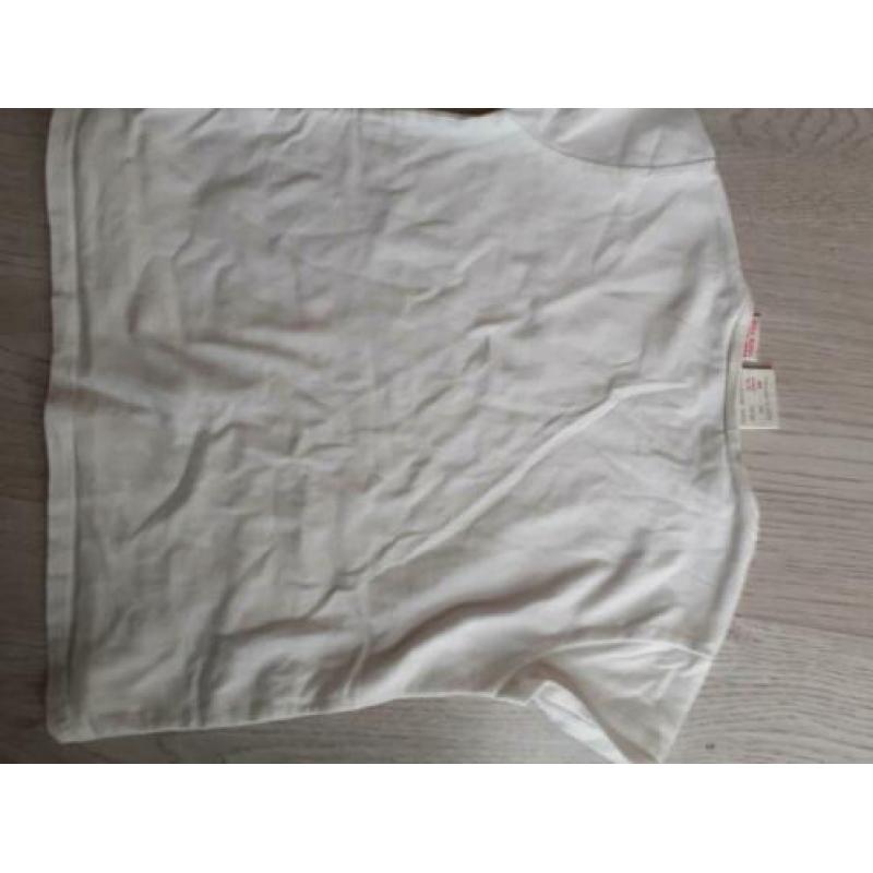 Zara shirtje maat 98 ongedragen