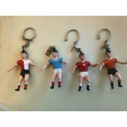 4 stuks retro sleutelhanger voetballer