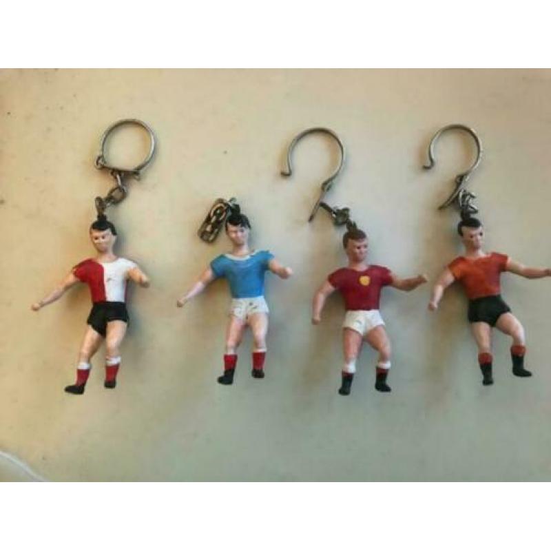 4 stuks retro sleutelhanger voetballer