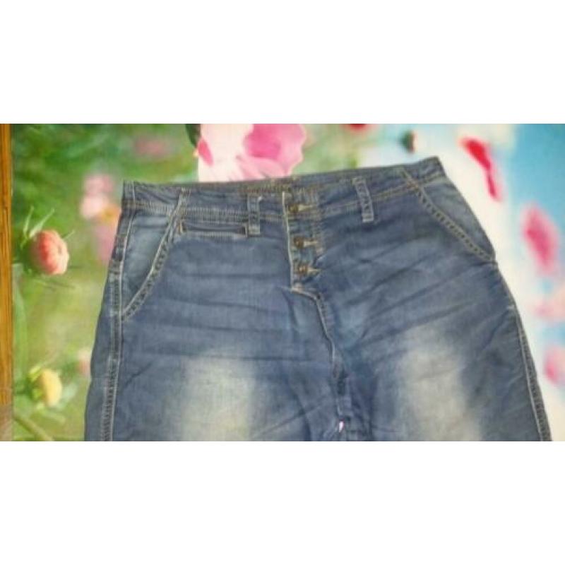 1. Summerwoman jeans maat 36