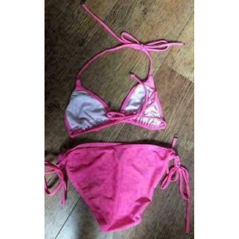 Cyclaam bikini mt 38 cup kleine B