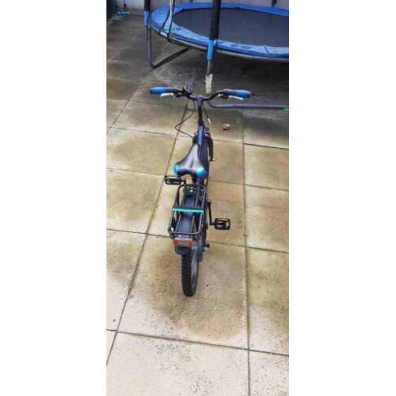 Loekie jongensfiets 18 inch