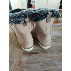Lacoste boots maat 38 beige