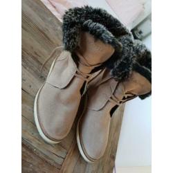 Lacoste boots maat 38 beige