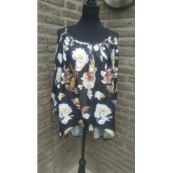 Bloemen top/blouse open schouders maat 5xl