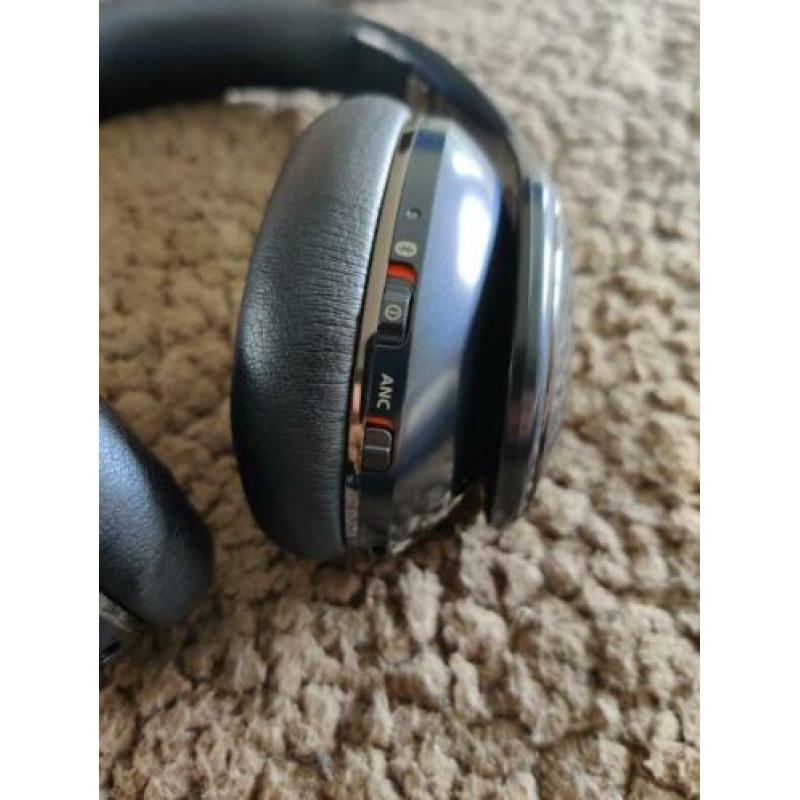 Samsung Level On Bluetooth Headset