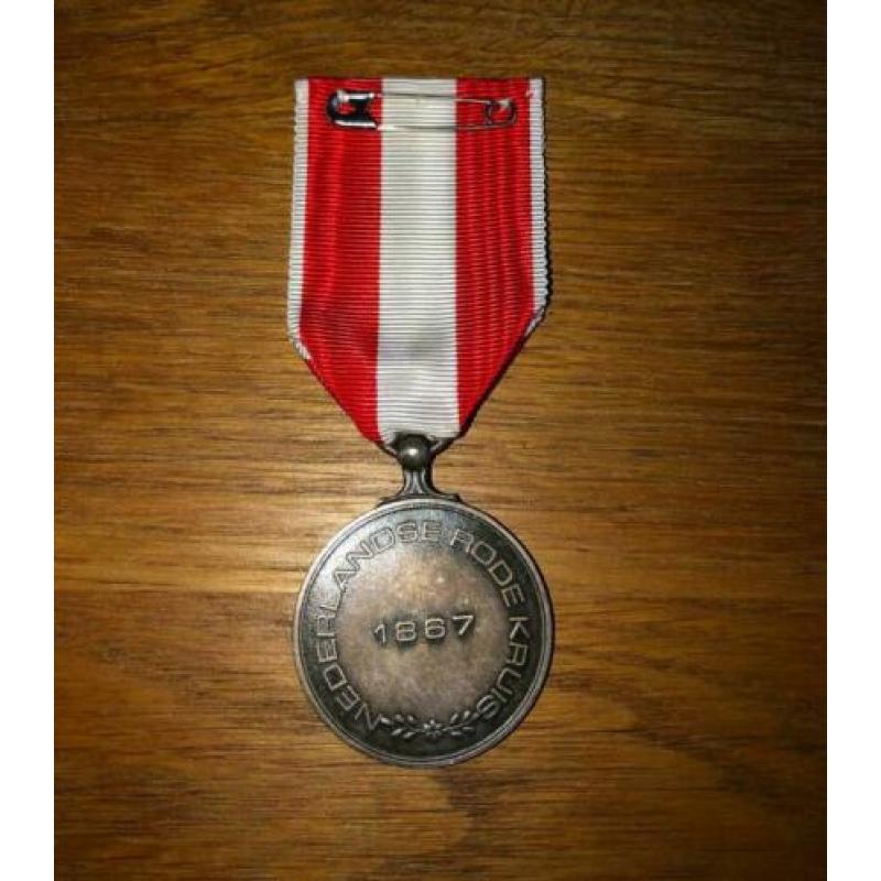 Zilveren Rode Kruis medaille.