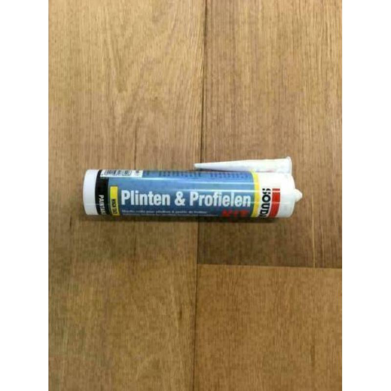 Soudal Plinten en Profielen kit , sterk en overschilderbaar