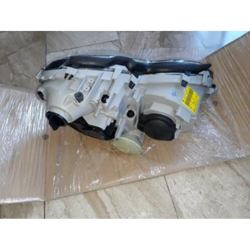 Nieuwe originele koplamp Mercedes C klasse W203
