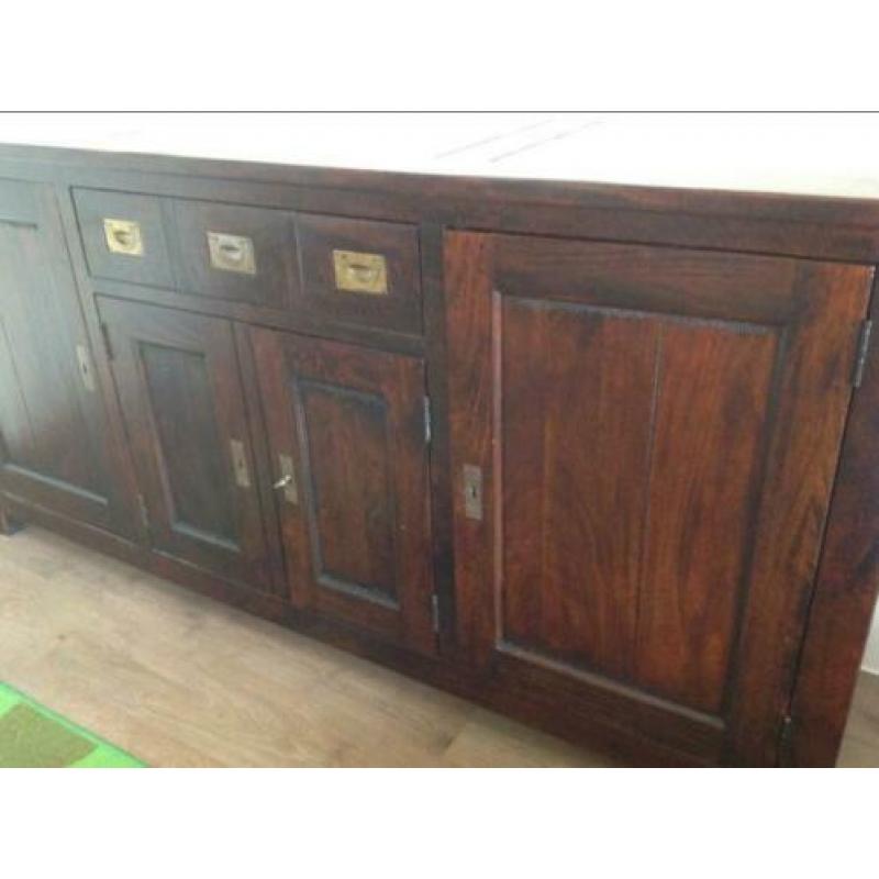 Dressoir koloniaalen tafel met 6 stoelen